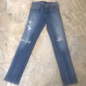 White House black market distressed slim 0